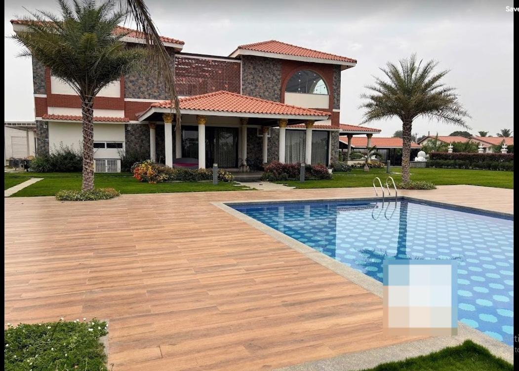 Redhomex Cove Castle Villa ハイデラバード エクステリア 写真