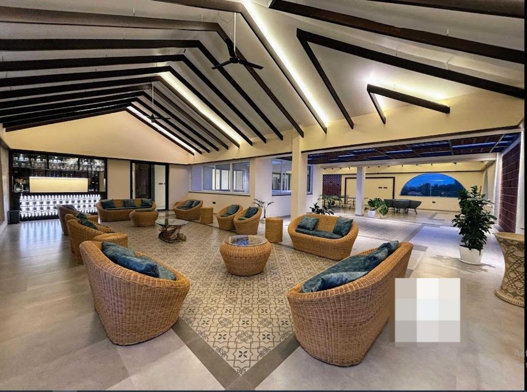 Redhomex Cove Castle Villa ハイデラバード エクステリア 写真